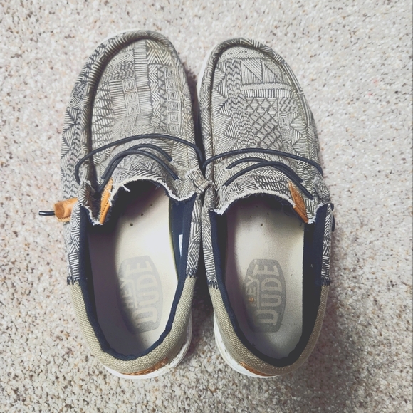 Mena hey dude - Picture 1 of 3